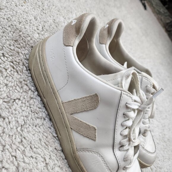 Veja T2 authentic VG modern white Faded leather court sneakers trainers 9 USA - Picture 2 of 7